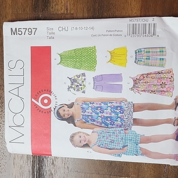 McCall's Sewing Pattern - Picture 2 of 3